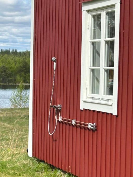 Charmig Gard Med Bastu, Strandtomt Och Utedusch I Naturskoent Omrade Sveg Exterior foto