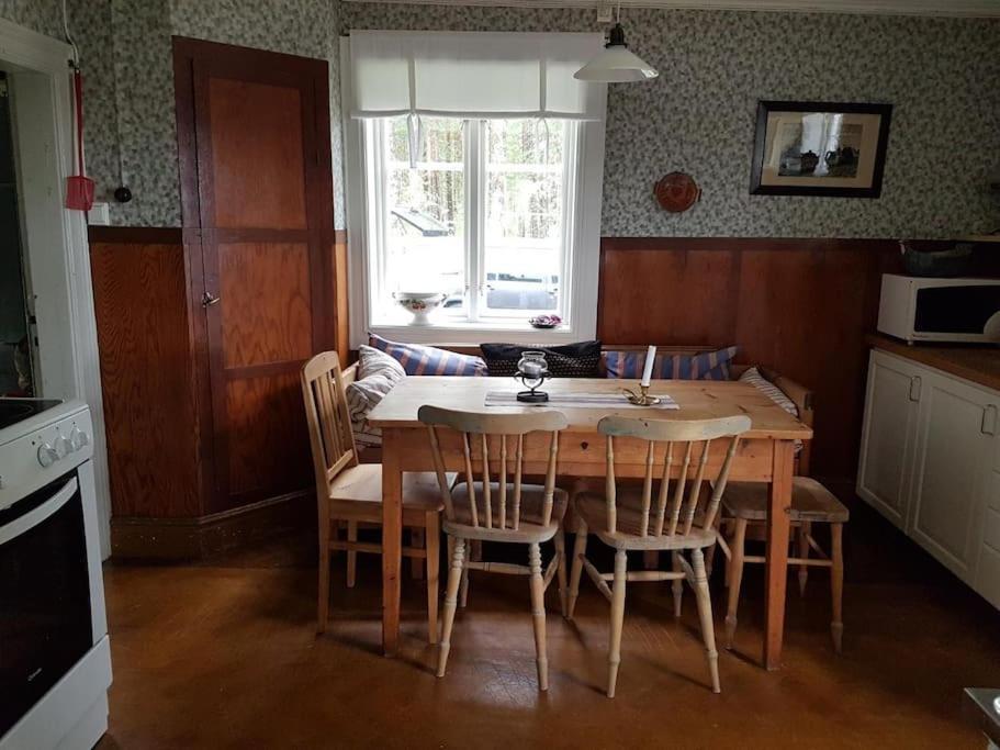 Charmig Gard Med Bastu, Strandtomt Och Utedusch I Naturskoent Omrade Sveg Exterior foto