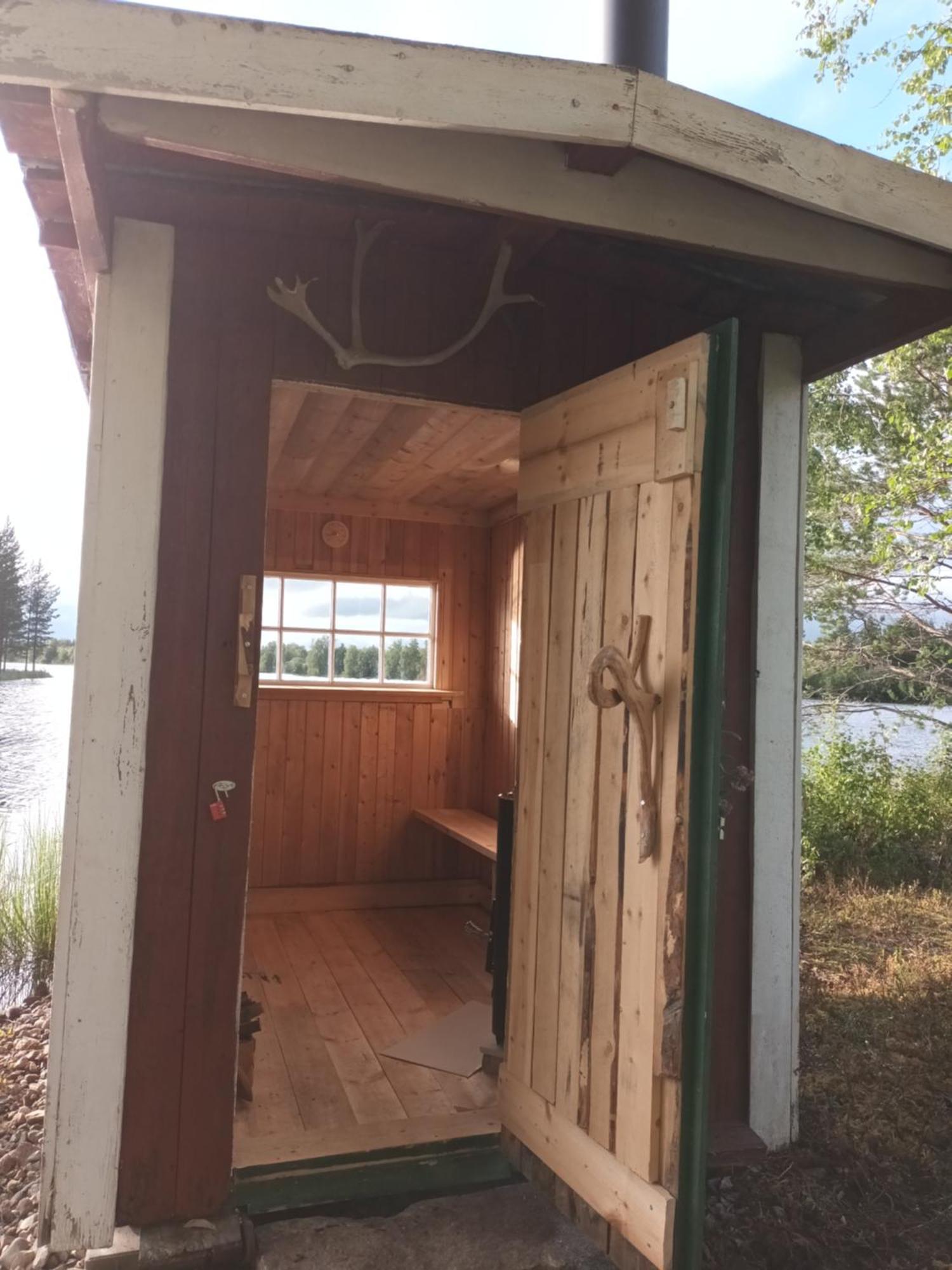 Charmig Gard Med Bastu, Strandtomt Och Utedusch I Naturskoent Omrade Sveg Exterior foto